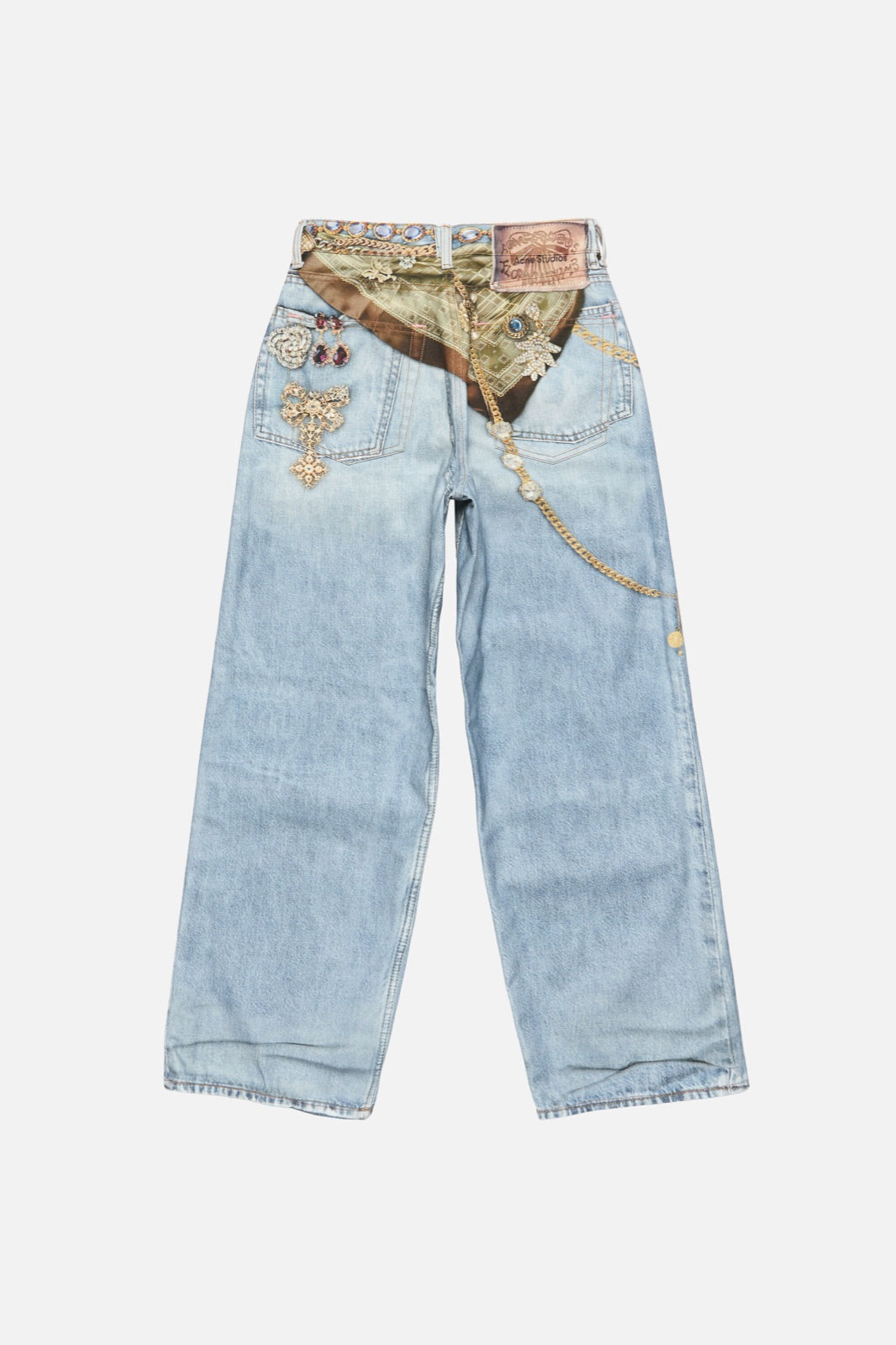 Acne Studios ჯინსი 1981, სამკაულების ბეჭდვით
