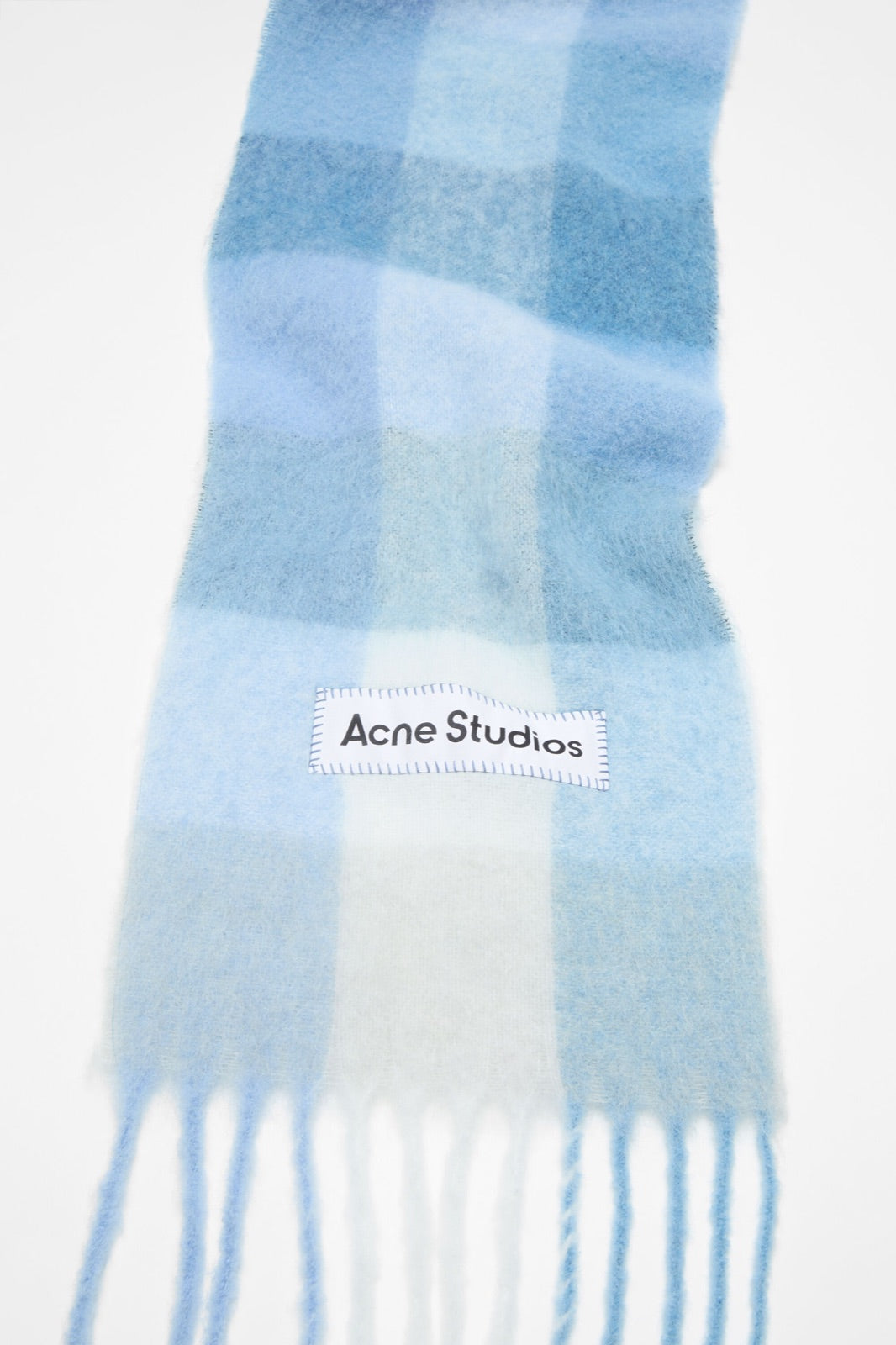 Acne Studios მოჰერის უჯრედიანი შარფი