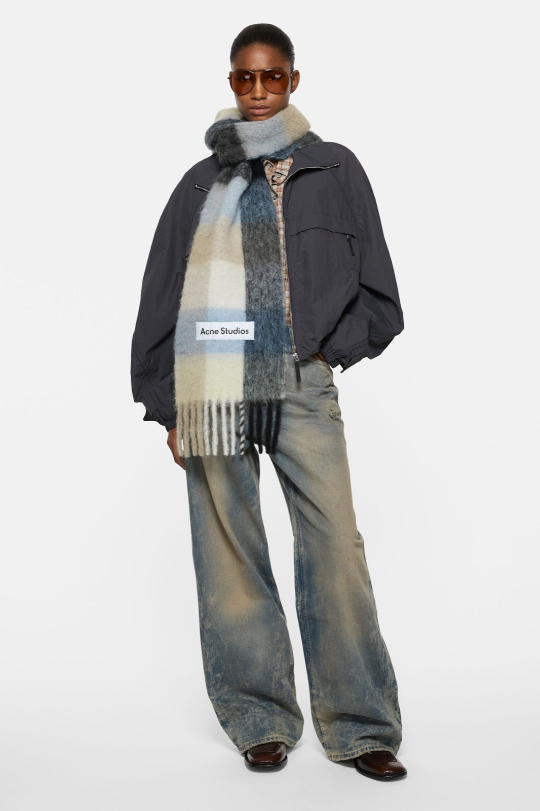 Acne Studios მოჰერის უჯრედიანი შარფი