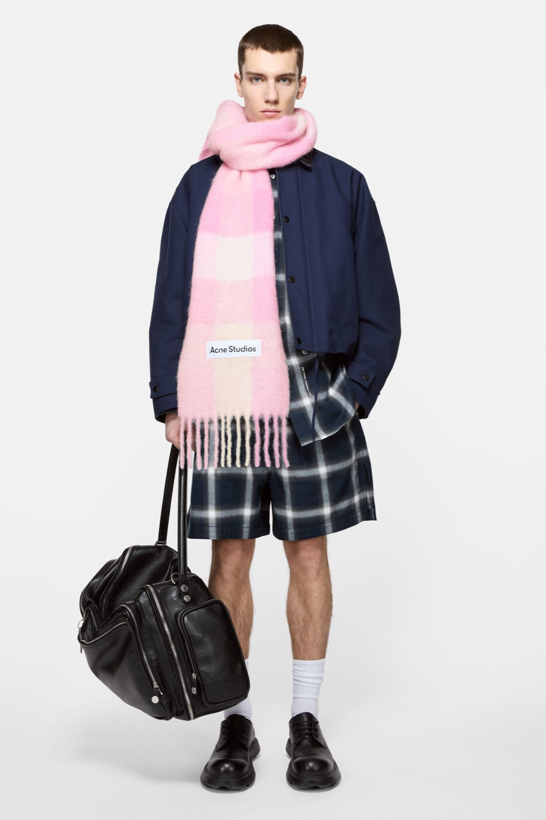 Acne Studios მოჰერის უჯრედიანი შარფი
