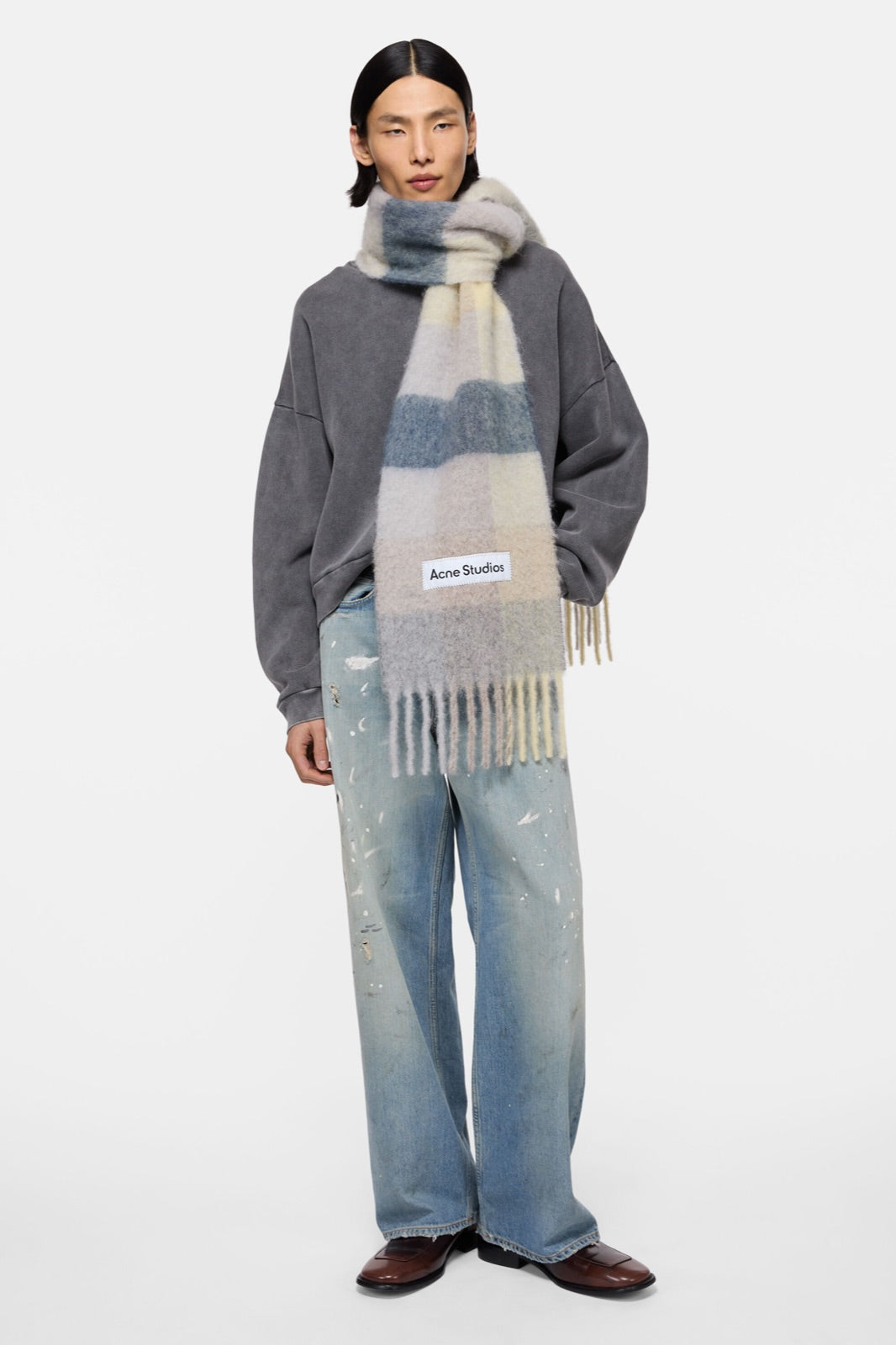 Acne Studios მოჰერის უჯრედიანი შარფი