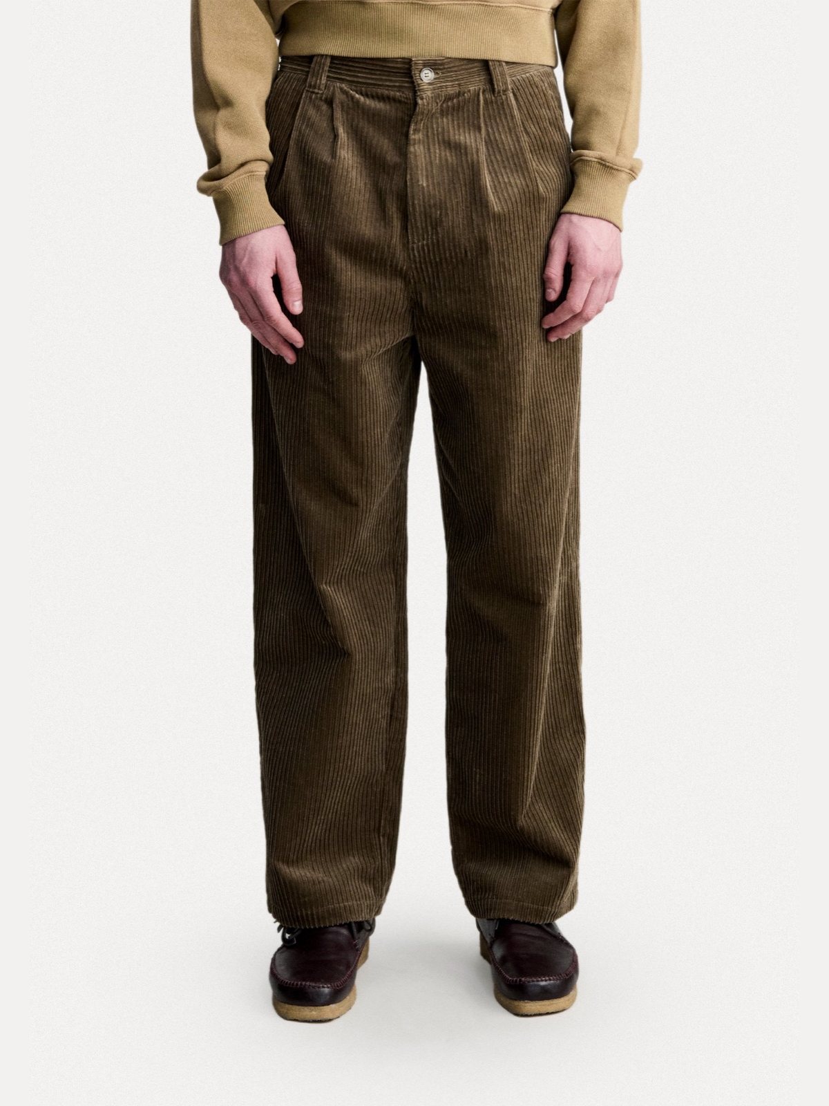 A.P.C. ნაკეცებიანი ველვეტის შარვალი