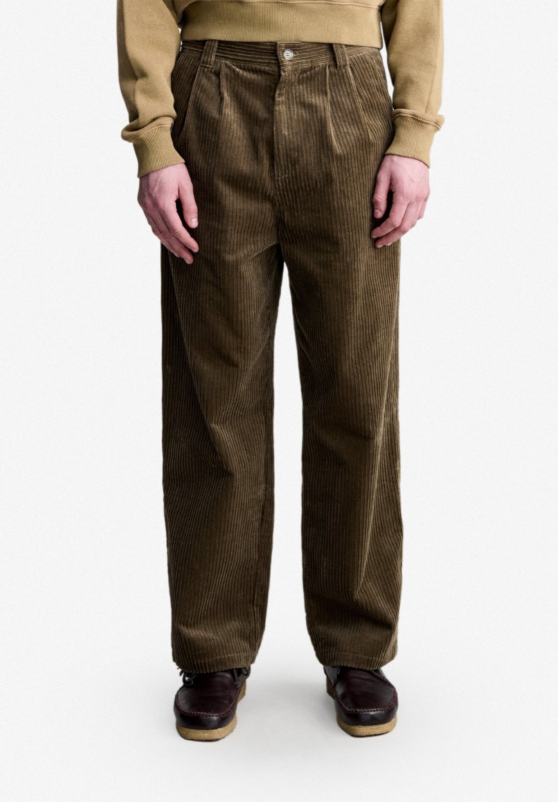 A.P.C. ნაკეცებიანი ველვეტის შარვალი