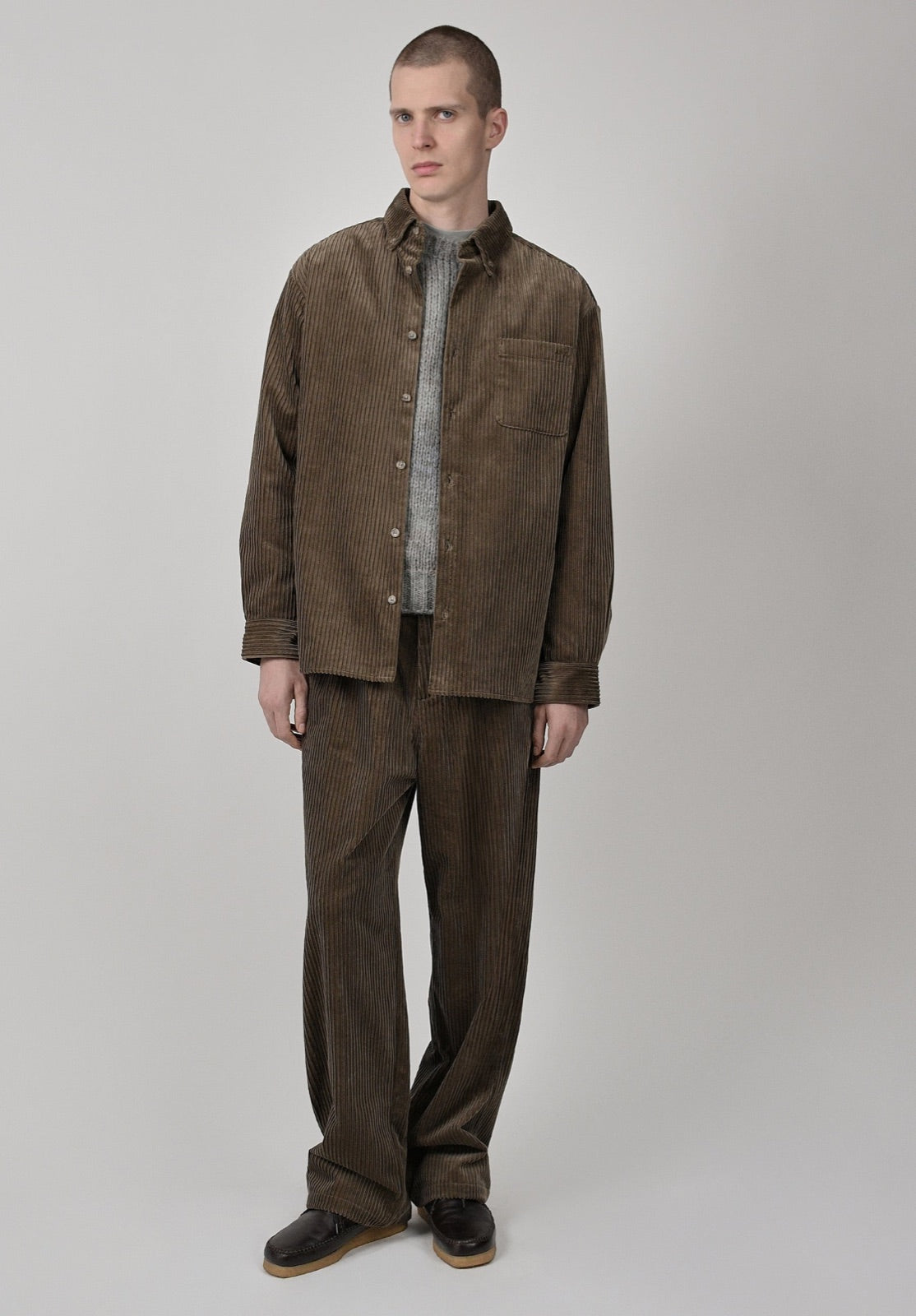 A.P.C. ნაკეცებიანი ველვეტის შარვალი