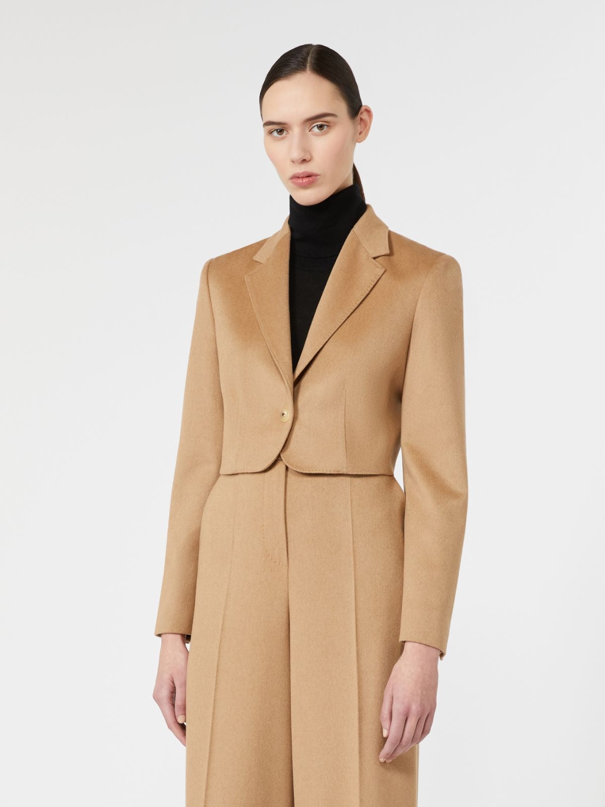 Max Mara აქლემის მატყლის მოკლე პიჯაკი