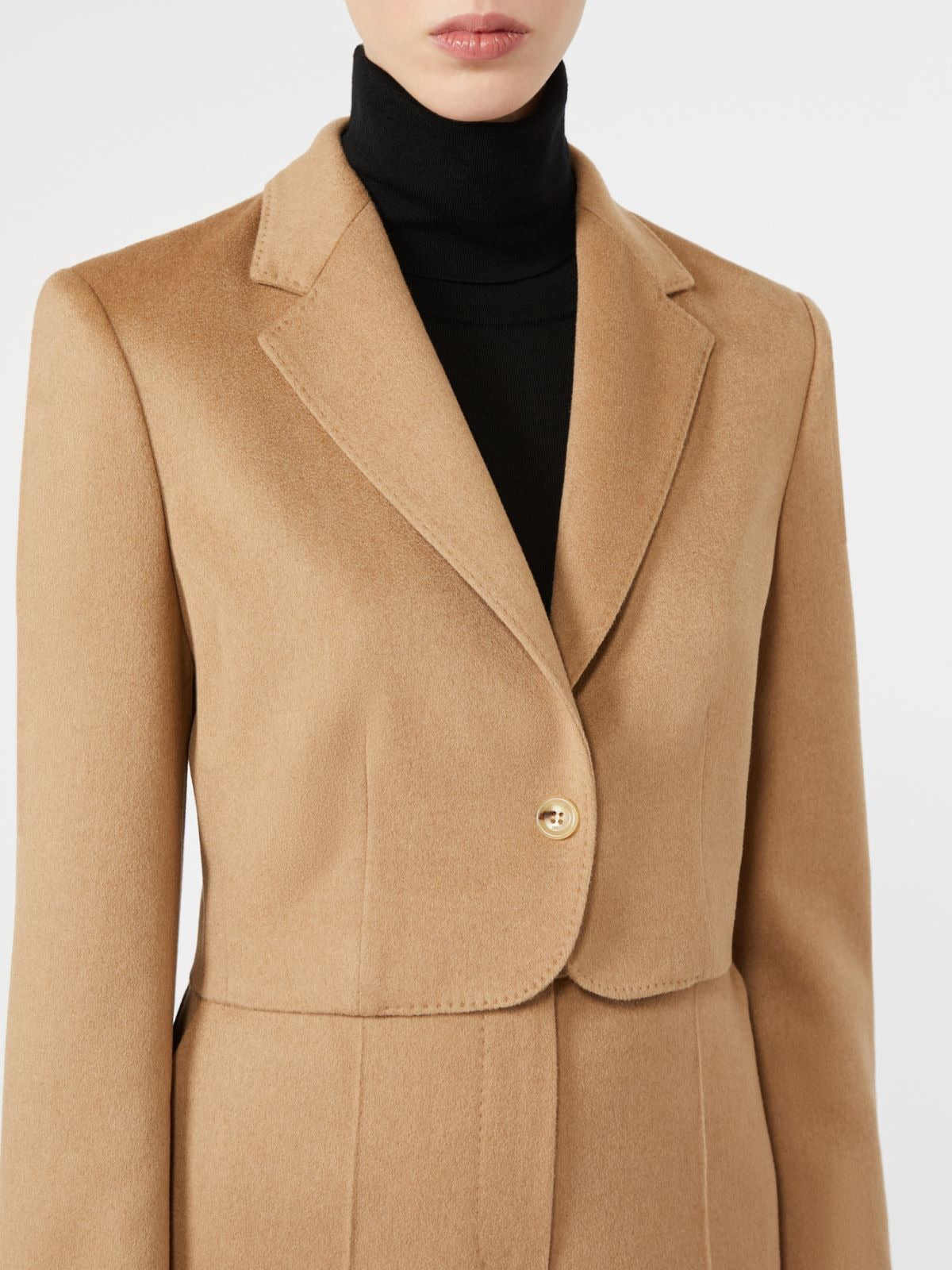 Max Mara აქლემის მატყლის მოკლე პიჯაკი