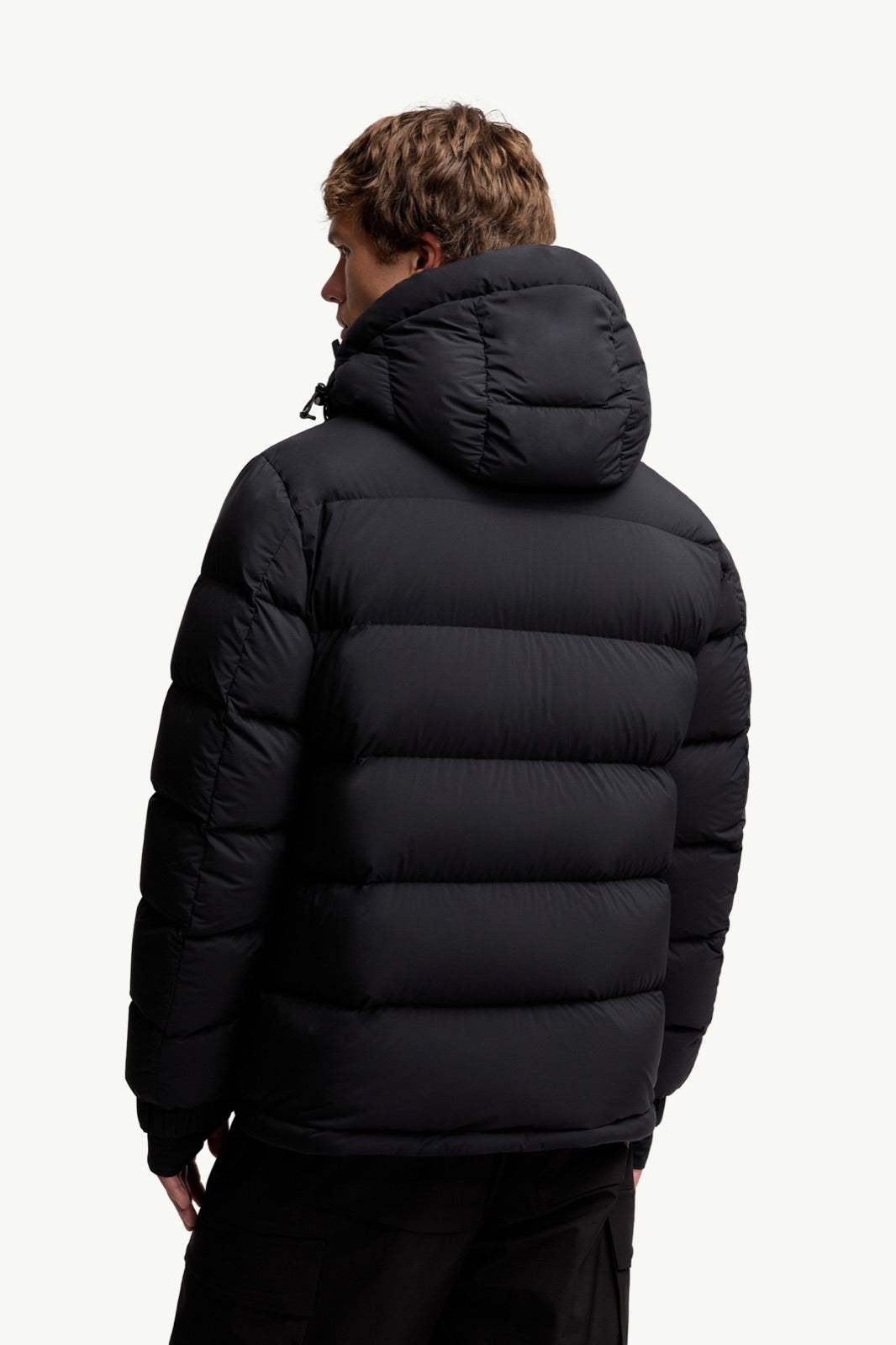 Moncler სათხილამურო ღინღლის ქურთუკი Isorno