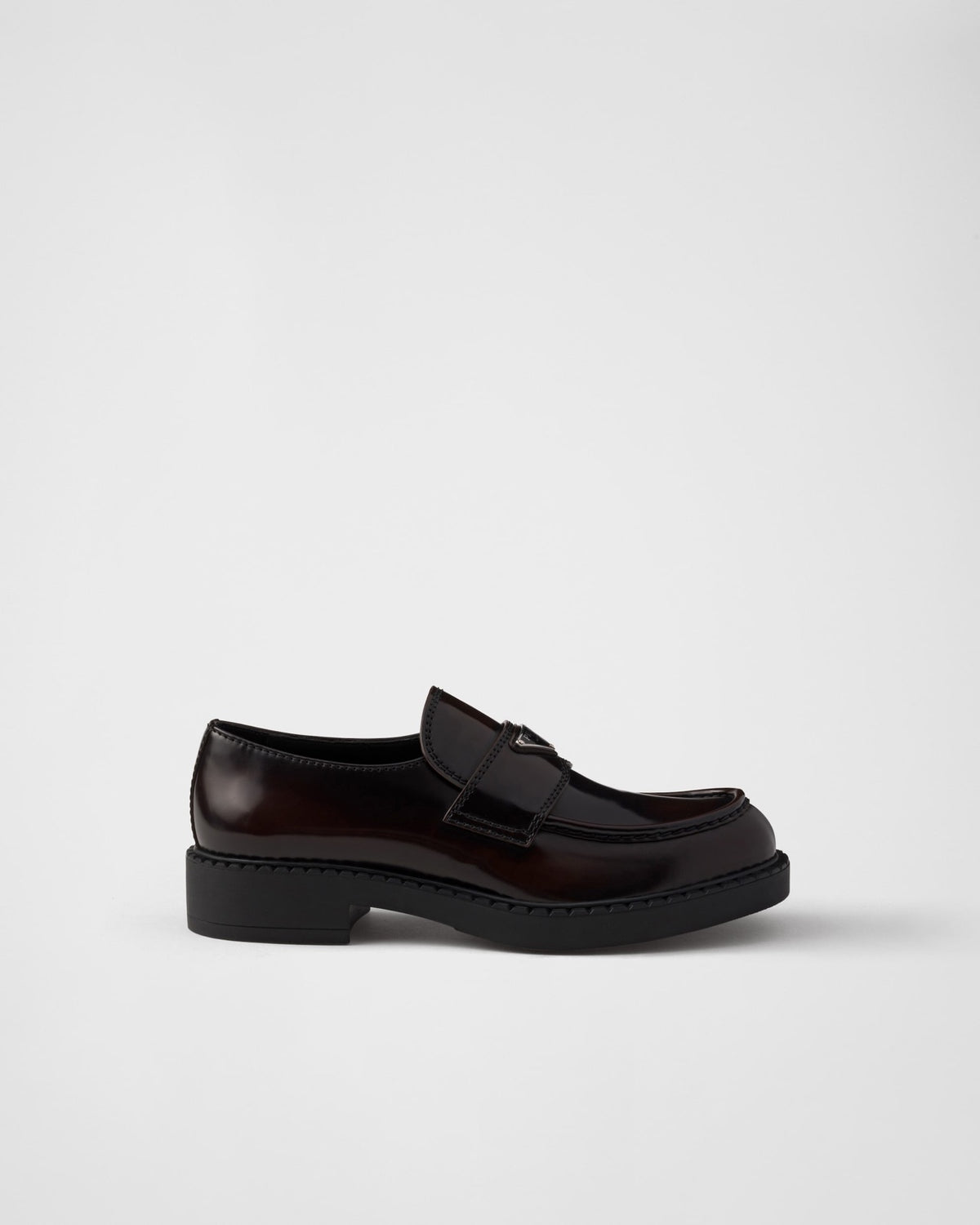 Prada პრიალა ტყავის ლოფერები Chocolate