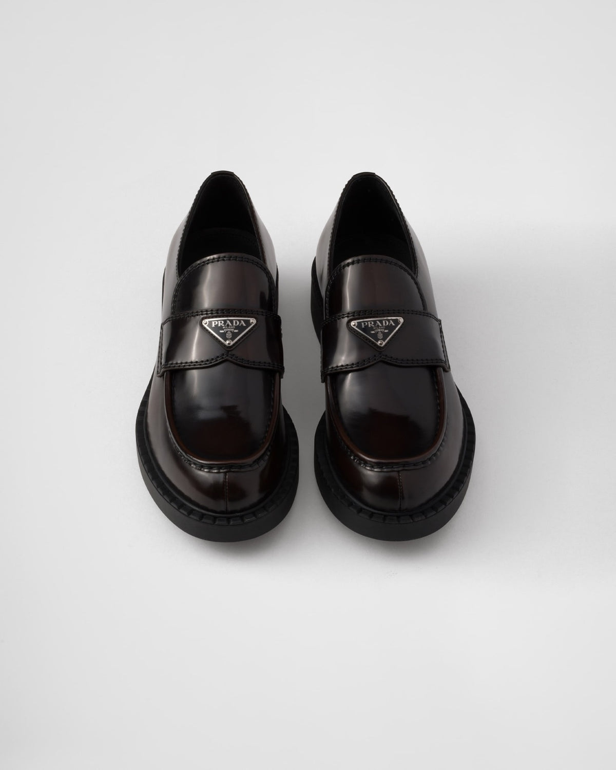 Prada პრიალა ტყავის ლოფერები Chocolate