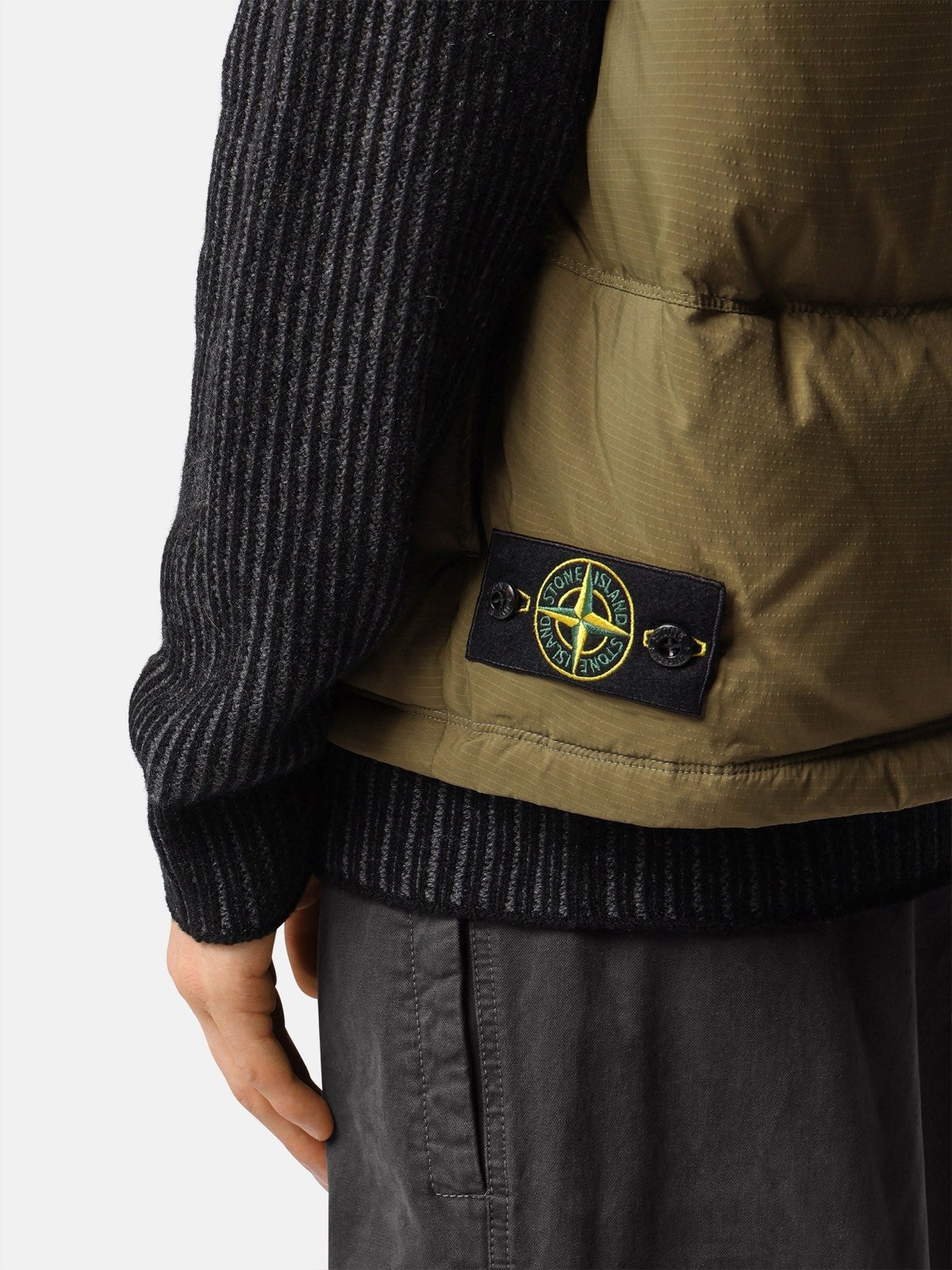 Stone Island მსუბუქი ღინღლის ჟილეტი G100004